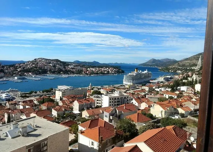 Anet With Free Parking Apartament