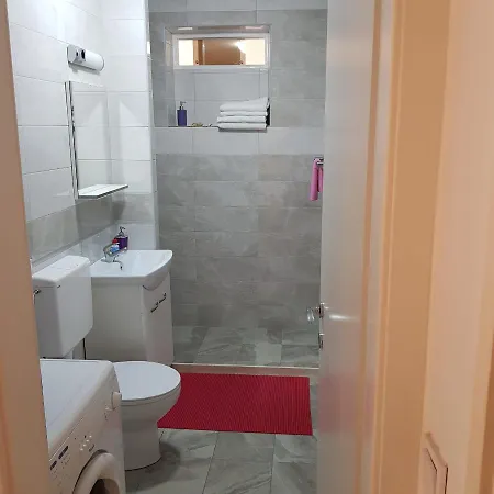 Anet With Free Parking Apartment