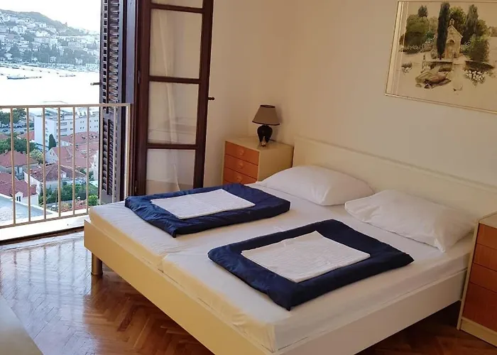 Anet With Free Parking Ντουμπρόβνικ