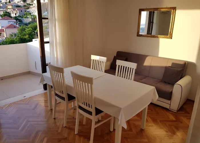 Anet With Free Parking Διαμέρισμα *