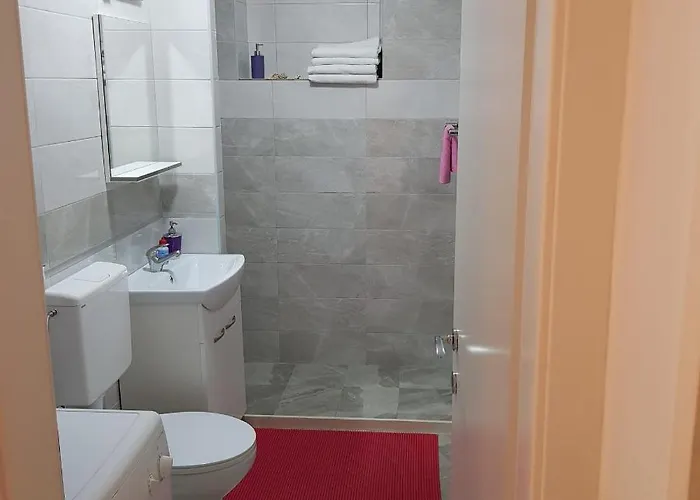 Anet With Free Parking Apartment