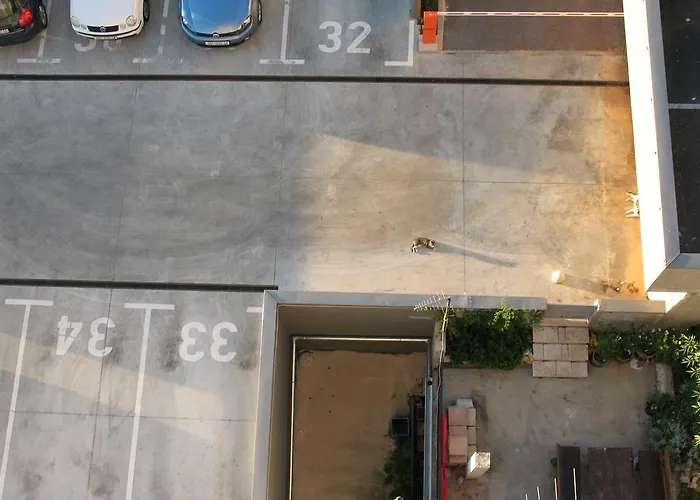 Anet With Free Parking Apartment *